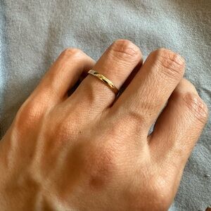 14k 2mm solid gold comfort fit band, size 4.75